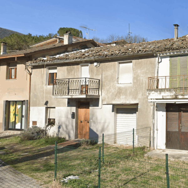Serra San Quirico, Via Clementina 147